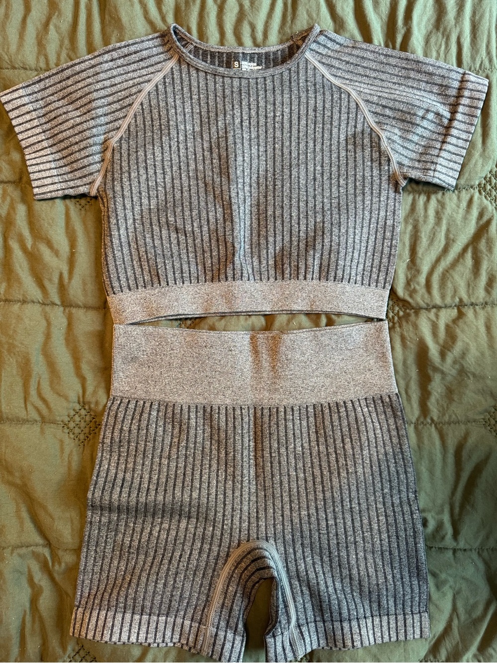 Women's Gray Ribbed Two-Piece Workout Set